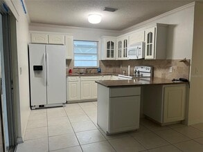 3021 W Tampa Bay Blvd in Tampa, FL - Building Photo - Building Photo