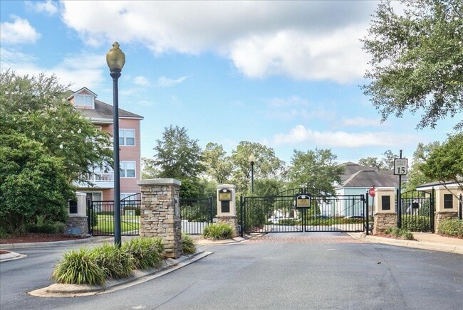 2801 Chancellorsville Dr in Tallahassee, FL - Building Photo - Building Photo