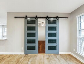 5807 Burlinghall Dr in Houston, TX - Building Photo - Building Photo