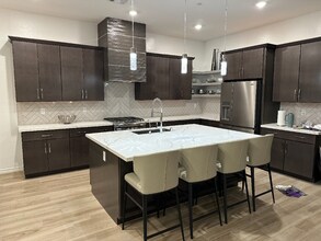 52 Reverie Hts Ave in Henderson, NV - Foto de edificio - Building Photo