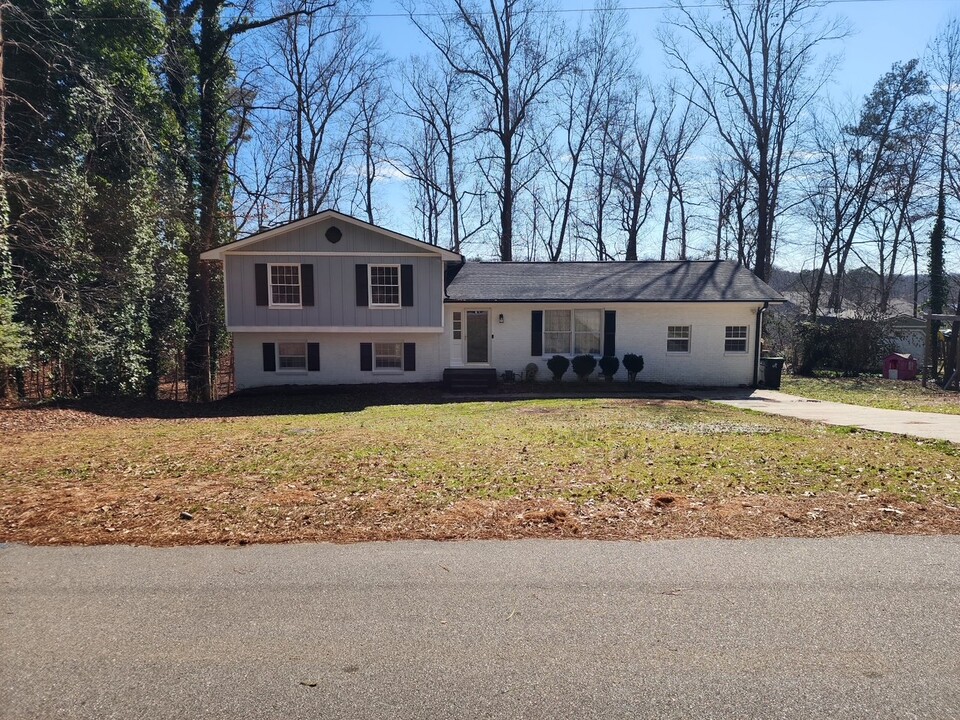 303 Cliffview Dr in Knightdale, NC - Building Photo