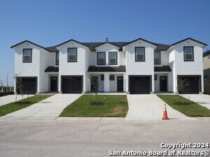 8503 Via Verona in San Antonio, TX - Building Photo