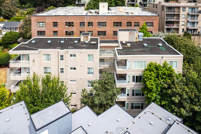 ELLIOTT THE CONDOMINIUM in Seattle, WA - Building Photo - Building Photo