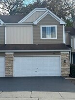 108 Locksley Dr in Streamwood, IL - Building Photo