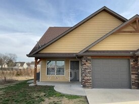 408 Carson Way in Webb City, MO - Building Photo