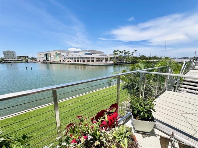 433 Paula Dr S in Dunedin, FL - Building Photo - Building Photo