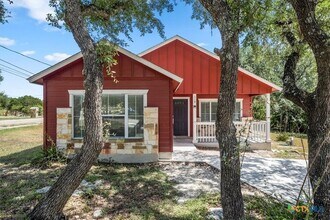 119 Weatherby Dr in Spring Branch, TX - Foto de edificio - Building Photo