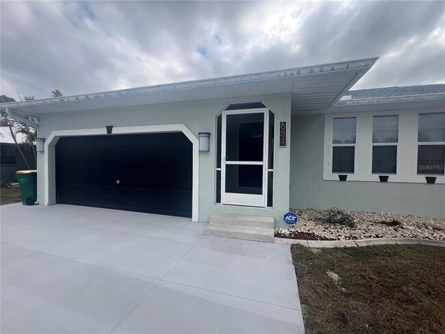 681 Verona St in Port Charlotte, FL - Building Photo - Building Photo