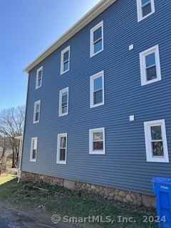 96 Chestnut St in Bristol, CT - Building Photo - Building Photo