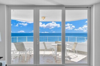 500 S Ocean Blvd in Boca Raton, FL - Building Photo - Building Photo