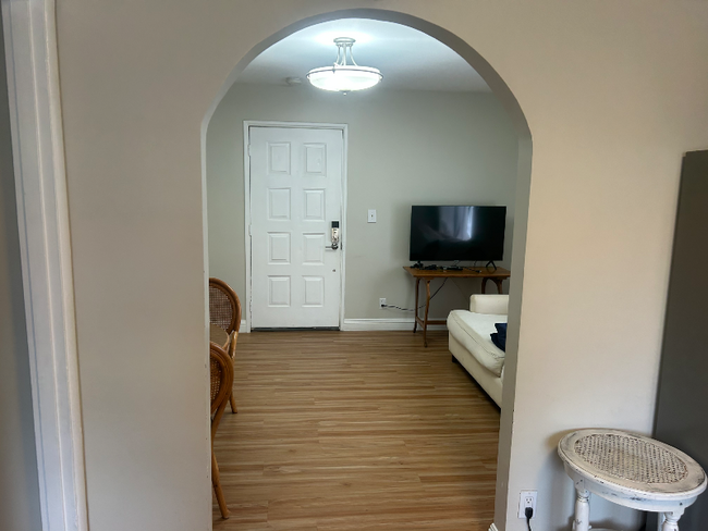 15529 El Cajon from in Sylmar, CA - Building Photo - Building Photo