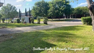 2542 Churchill Dr in Montgomery, AL - Foto de edificio - Building Photo