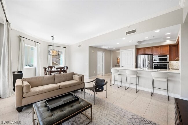 property at 2738 Tiburon Blvd E