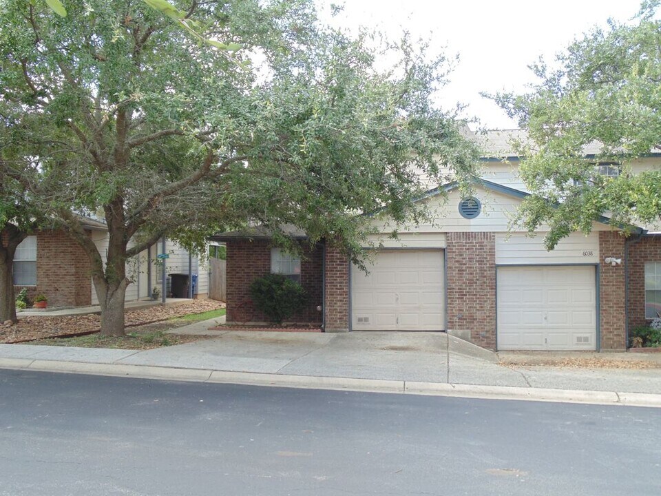 6034 Bantry Bay in San Antonio, TX - Building Photo