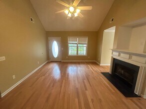 208 Charles Towne Ct in Columbia, SC - Building Photo - Building Photo