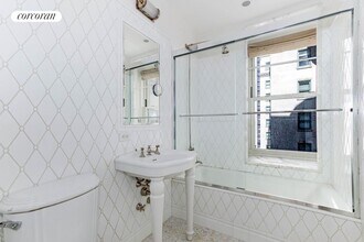 1 Central Park S in New York, NY - Building Photo - Building Photo