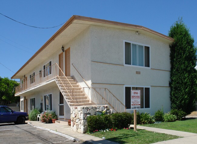 3765 S Sepulveda Blvd in Los Angeles, CA - Foto de edificio - Building Photo