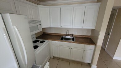 375 Camden P in West Palm Beach, FL - Building Photo - Building Photo