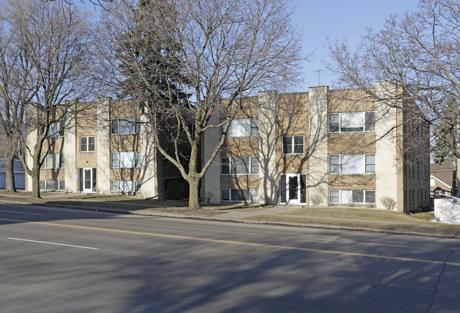 705 Snelling Ave S in St. Paul, MN - Building Photo - Building Photo