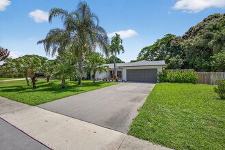 280 Sulky Way in Wellington, FL - Building Photo - Building Photo