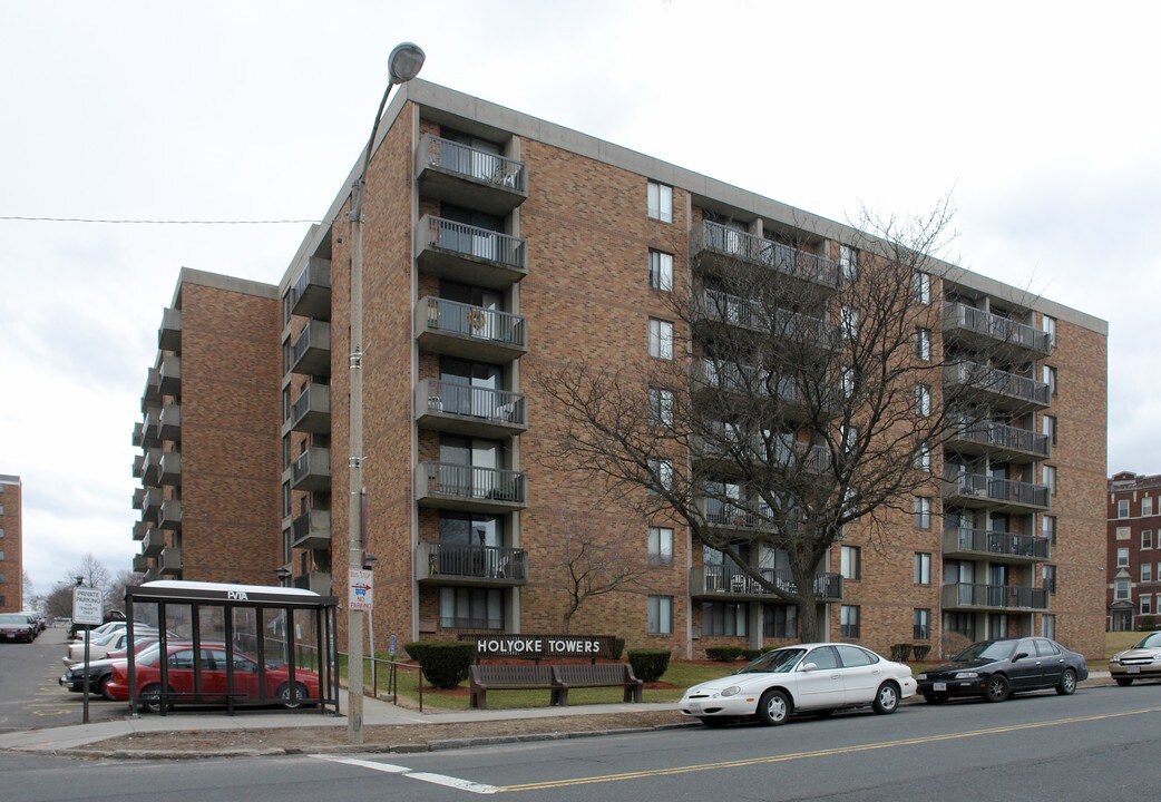 Holyoke Towers in Holyoke, MA - Building Photo