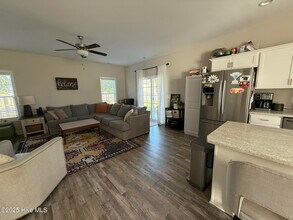 107 Shagbark Ct in Jacksonville, NC - Building Photo - Building Photo
