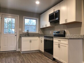 108 Oak Trail in Belmont, NC - Building Photo - Building Photo