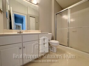 6829 Meadow Creek Dr in Columbus, OH - Building Photo - Building Photo