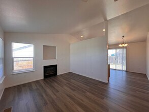 122 Campfire Wy in Fernley, NV - Foto de edificio - Building Photo