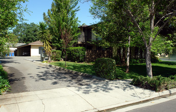 Mira Loma Apartments in Los Gatos, CA - Building Photo - Building Photo