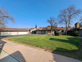 4593 N Emerson Ave in Fresno, CA - Building Photo
