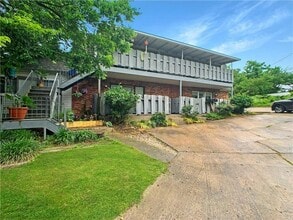 Ivy Hills Apartments in Fort Smith, AR - Building Photo - Building Photo