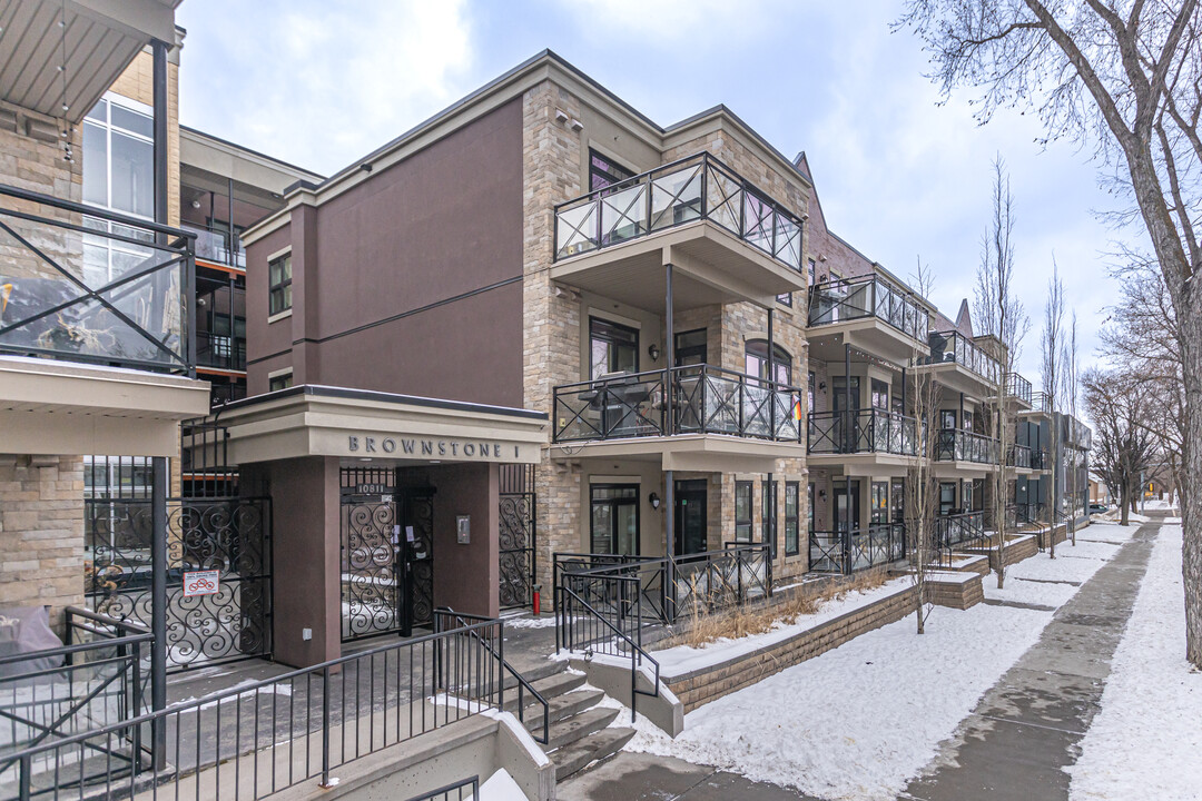 Brownstone I in Edmonton, AB - Building Photo