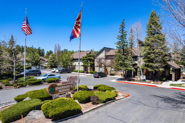 University Square Apartments in Flagstaff, AZ - Foto de edificio - Building Photo