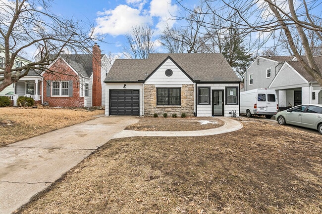 231 E 74 Terrace