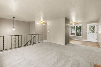 201 SE 176th Pl in Portland, OR - Building Photo - Building Photo