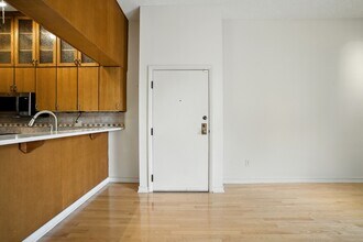 696 Mowbray Arch in Norfolk, VA - Building Photo - Building Photo