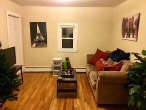 42 Sewall St, Unit 1 in Somerville, MA - Building Photo - Building Photo