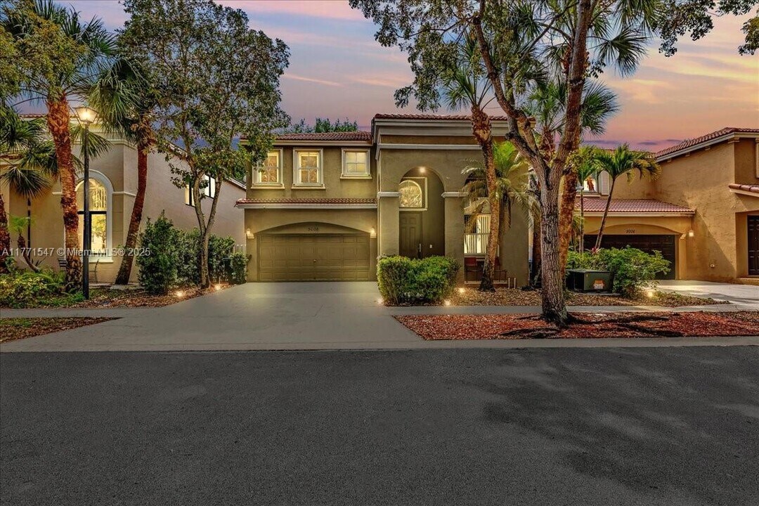 5008 SW 155th Terrace in Miramar, FL - Building Photo