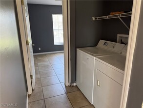 402 Banfield Pl in Lehigh Acres, FL - Building Photo - Building Photo