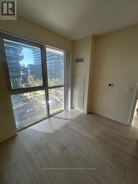 38 Annie Craig Dr in Toronto, ON - Building Photo - Building Photo