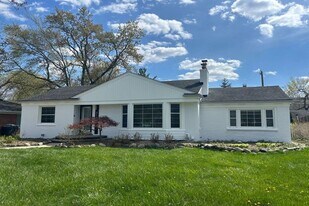 2194 Dorchester Rd in Birmingham, MI - Building Photo