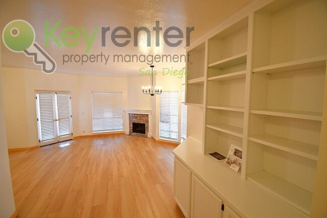 2630 Pirineos Way in Carlsbad, CA - Building Photo - Building Photo