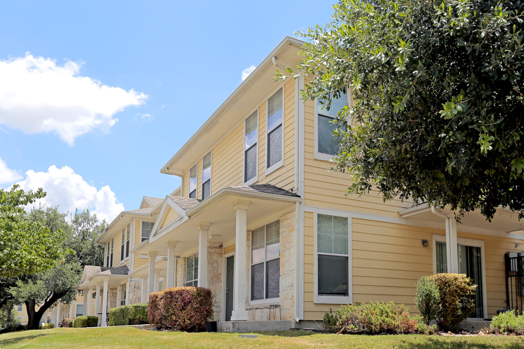 Legacy at Crown Meadows in San Antonio, TX - Foto de edificio