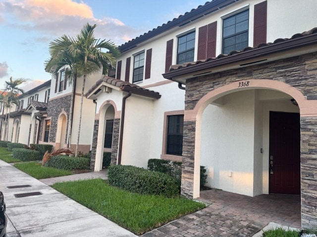 property at 3368 W 92nd Pl