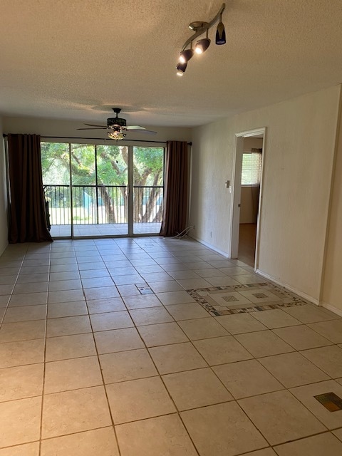 5090 SW 64th Ave, Unit 307 in Davie, FL - Foto de edificio - Building Photo