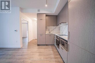 10 Honeycrisp Cres in Vaughan, ON - Building Photo - Building Photo