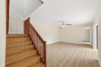 8337 N Coral Cir in North Lauderdale, FL - Building Photo - Building Photo