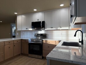 919 Cove Arm Cir in Nampa, ID - Building Photo - Building Photo