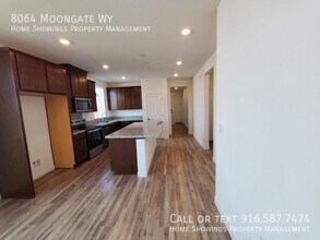 8064 Moongate Wy in Roseville, CA - Building Photo - Building Photo